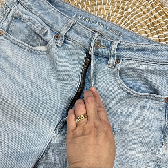 American Eagle Stretch Mom Straight Jeans Distressed Ripped Blue Size 6 Short - Picture 6 of 15